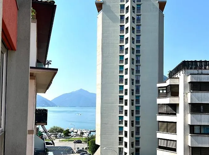 Modern Near Lugano's & Center アパート ルガーノ